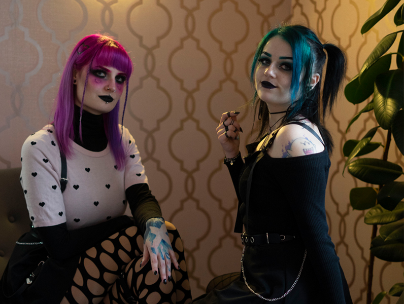 Gothic Style mit bunten Haaren